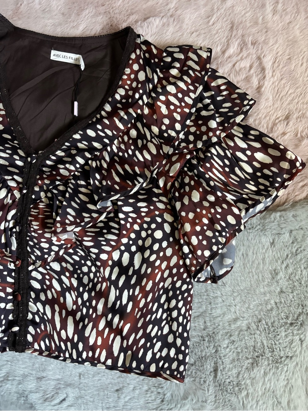Avec les filles western brown ruffle top